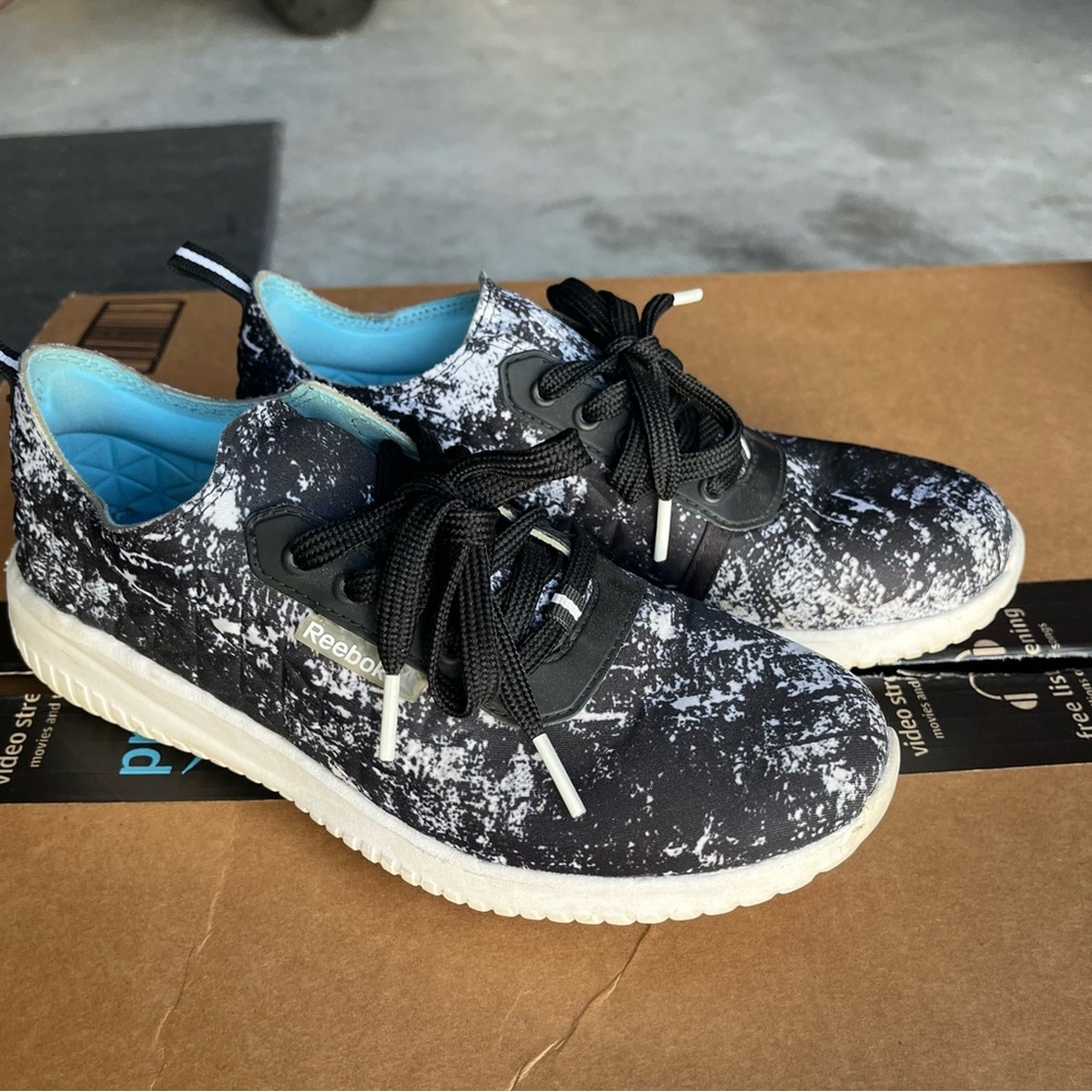 Womens Reebok shoes